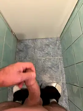 Snapshot of mj23641 chatting on 10-23-25, 03:54 mj23641 online show from 10-23-25, 03:54