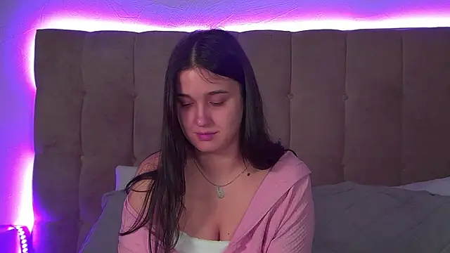 ChristinaMilton online show from 11-20-25, 06:19