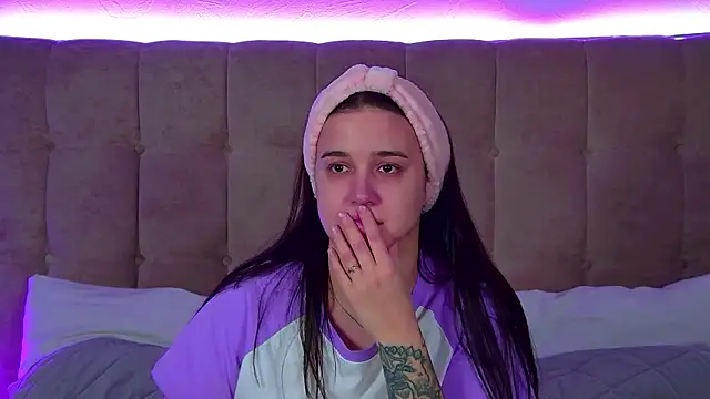 ChristinaMilton online show from 11-11-25, 06:14