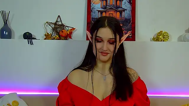 ChristinaMilton online show from 10-31-25, 06:26