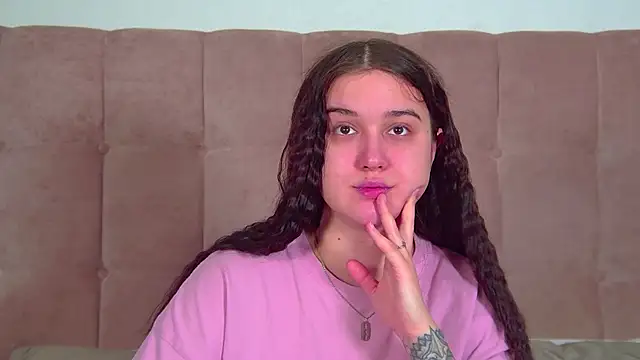 ChristinaMilton online show from 02-11-26, 07:19