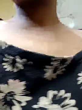 Snapshot of Sanaya_7 chatting on 03-08-25, 07:05 Sanaya 7 online show from 03-08-25, 07:05