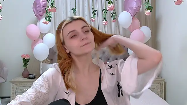 Snapshot of KellyStone chatting on 03-12-25, 02:20 KellyStone online show from 03-12-25, 02:20
