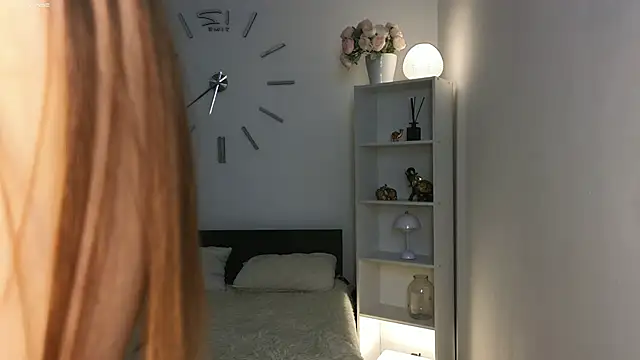 aryamirelle online show from 02-13-25, 09:17