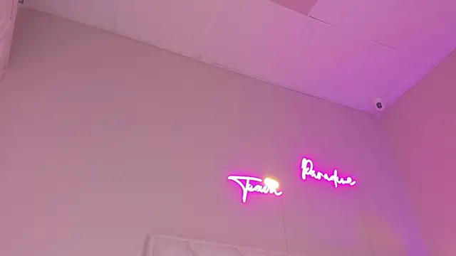 Snapshot of dani_skinny_ chatting on 09-11-25, 11:43 dani skinny online show from 09-11-25, 11:43