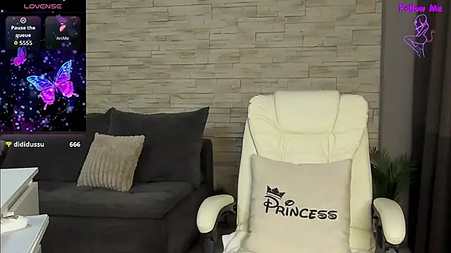 Snapshot of VictoriaMazze chatting on 06-21-26, 12:16 VictoriaMazze online show from 06-21-26, 12:16