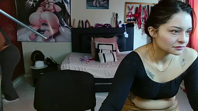Snapshot of Marilynselxoveanalhard chatting on 05-23-26, 01:32 Marilynselxoveanalhard online show from 05-23-26, 01:32