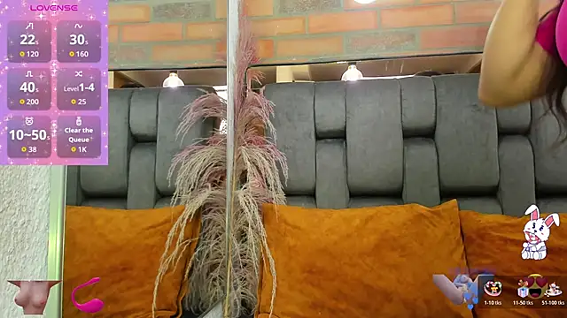 JESSYCORTES online show from 12-17-25, 04:23