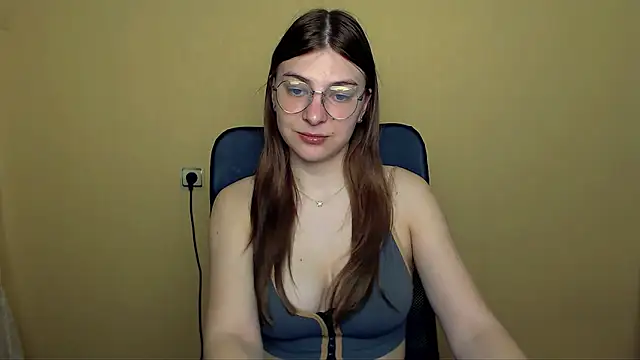 Luna Lush  online show from 04-05-26, 08:32