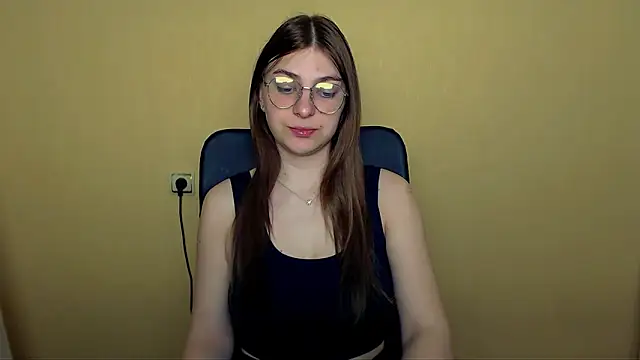 Luna Lush  online show from 04-23-26, 07:37