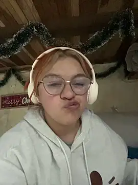 SophiaWeestt99 online show from 12-18-25, 02:27