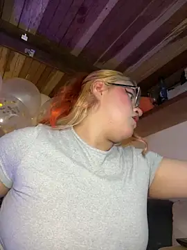 SophiaWeestt99 online show from 03-13-26, 04:28