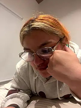 SophiaWeestt99 online show from 01-10-26, 05:03