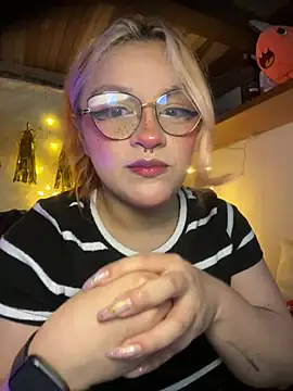 SophiaWeestt99 online show from 04-07-26, 03:52