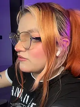 Snapshot of SophiaWeestt99 chatting on 07-02-26, 03:23 SophiaWeestt99 online show from 07-02-26, 03:23
