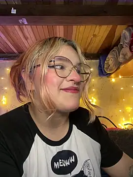 SophiaWeestt99 online show from 01-18-26, 05:22