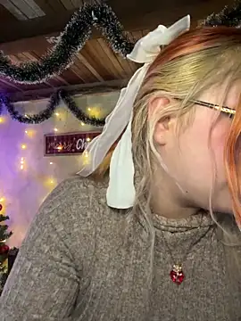 SophiaWeestt99 online show from 12-17-25, 05:56