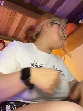 SophiaWeestt99 online show from 03-04-26, 04:42