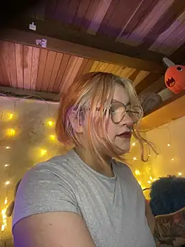 SophiaWeestt99 online show from 02-11-26, 04:12