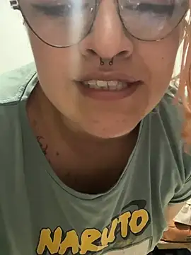 SophiaWeestt99 online show from 04-12-26, 05:00