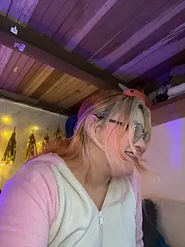 SophiaWeestt99 online show from 04-09-26, 03:41