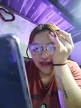 Snapshot of SophiaWeestt99 chatting on 03-08-25, 02:12 SophiaWeestt99 online show from 03-08-25, 02:12