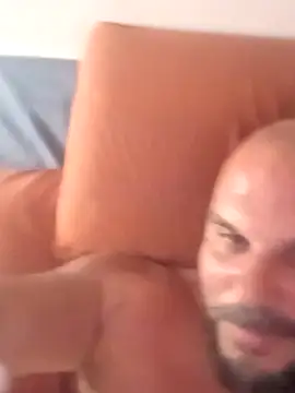 Snapshot of Javierchico chatting on 07-18-26, 05:32 Javierchico online show from 07-18-26, 05:32