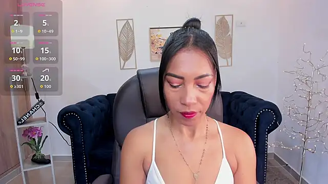 Shantaall  online show from 10-15-25, 03:09