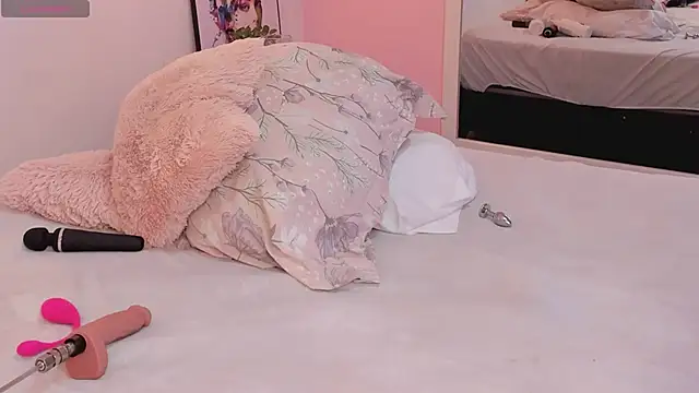 Katta Gil online show from 04-16-26, 01:12