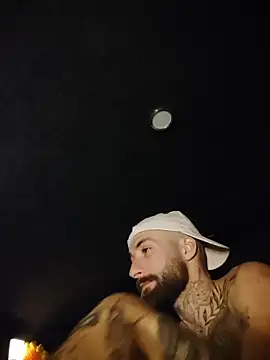 Snapshot of Tuhands chatting on 10-10-25, 06:42 Tuhands online show from 10-10-25, 06:42