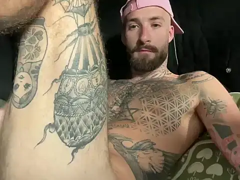 Snapshot of Tuhands chatting on 09-30-25, 01:17 Tuhands online show from 09-30-25, 01:17