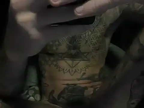 Snapshot of Tuhands chatting on 09-14-25, 06:14 Tuhands online show from 09-14-25, 06:14