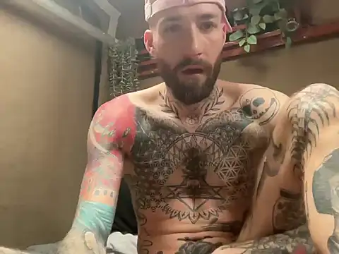 Snapshot of Tuhands chatting on 03-05-25, 10:00 Tuhands online show from 03-05-25, 10:00