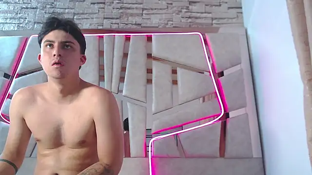 mia and austin online show from 03-20-25, 01:02