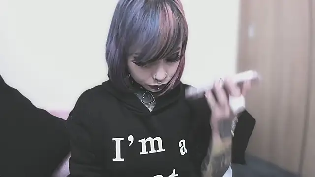 NikkiRamone online show from 09-16-25, 11:00