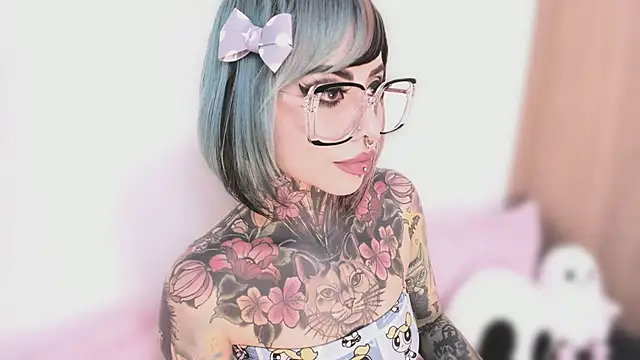 NikkiRamone online show from 10-08-25, 10:21