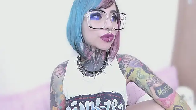 NikkiRamone online show from 09-30-25, 01:00