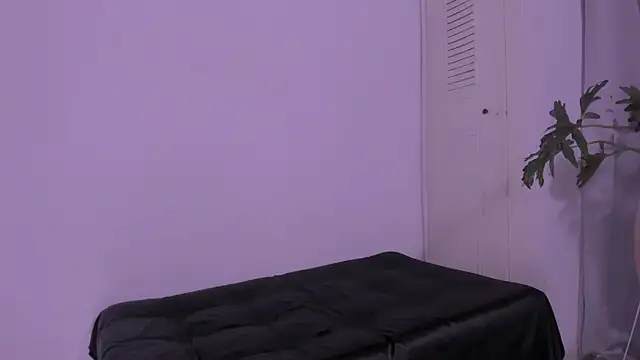 Miiafoxxx online show from 10-18-25, 02:35