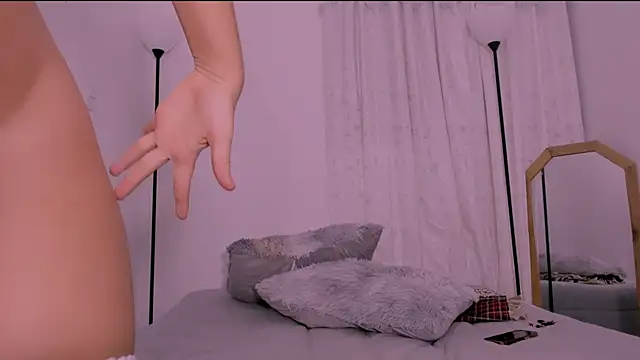 Miiafoxxx online show from 03-02-25, 09:41