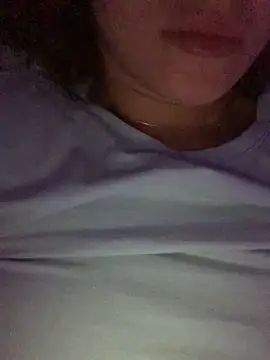 BetinaSoares online show from 11-11-25, 07:25