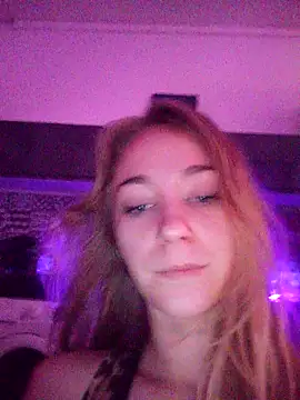 Snapshot of ElektrikFrancaise chatting on 11-12-25, 04:49 ElektrikFrancaise online show from 11-12-25, 04:49