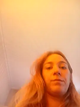 Snapshot of ElektrikFrancaise chatting on 10-12-25, 03:13 ElektrikFrancaise online show from 10-12-25, 03:13