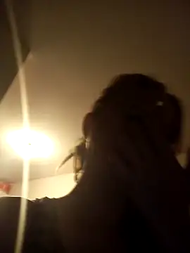 Snapshot of ElektrikFrancaise chatting on 09-23-25, 12:39 ElektrikFrancaise online show from 09-23-25, 12:39