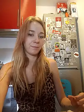 Snapshot of ElektrikFrancaise chatting on 10-04-25, 03:24 ElektrikFrancaise online show from 10-04-25, 03:24