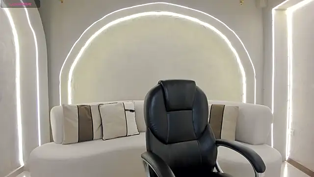 RebeccaHudson online show from 05-12-26, 07:42