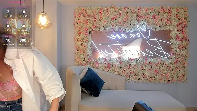 RebeccaHudson online show from 10-17-25, 07:37