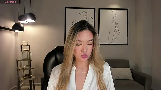 RebeccaHudson online show from 04-09-26, 07:20