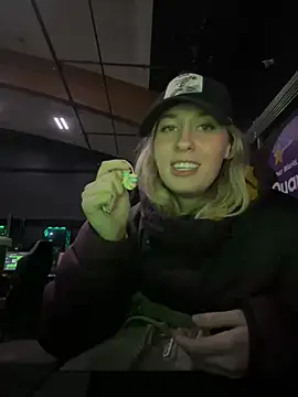 M1ssyk1ssy online show from 01-04-25, 12:05