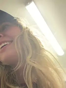 M1ssyk1ssy online show from 01-04-25, 03:07