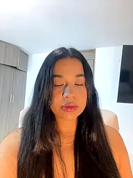 Snapshot of Aitana98_ chatting on 10-05-25, 02:24 Aitana98 online show from 10-05-25, 02:24